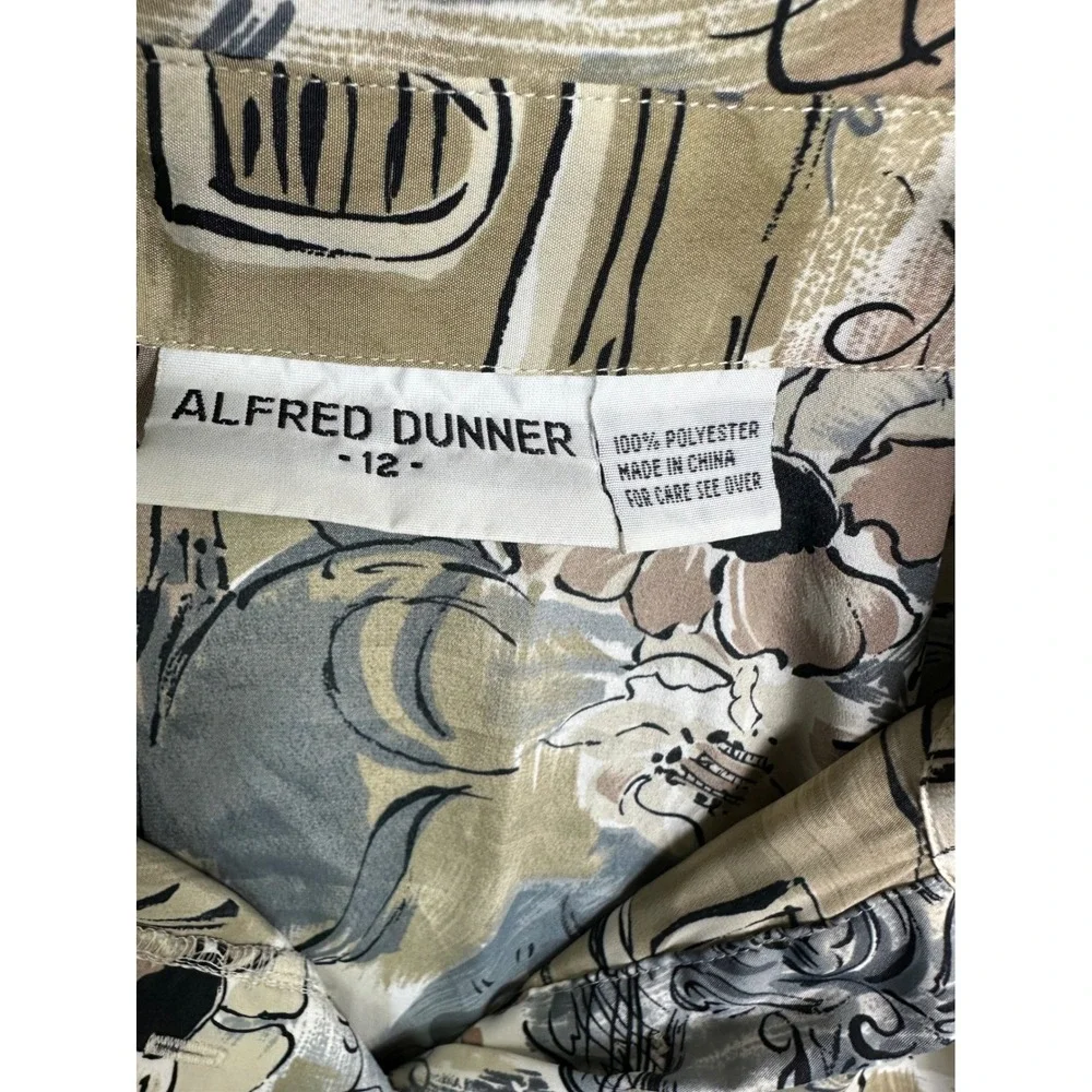 Alfred Dunner Vintage Music‎ Script Print Smocked Hem Button Front Blouse Tan 12